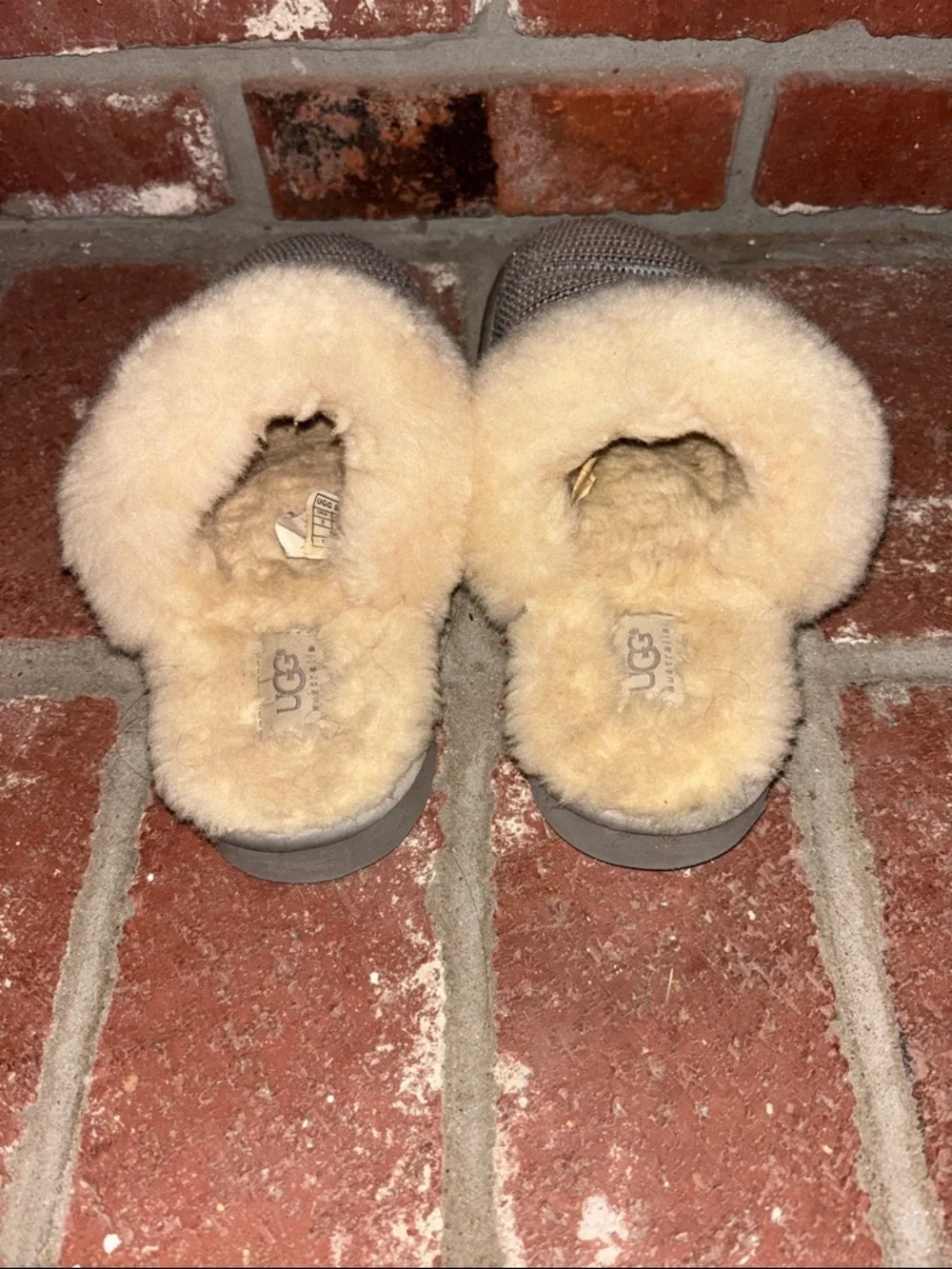 UGG Australia Silver Sequin Shearling Clog Slippers Girl’s Size 5